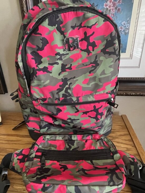 NWT Badgley Mischka Pink Camo Nylon  Backpack w/ Removable Belt Bag‎ Colorful main image 4